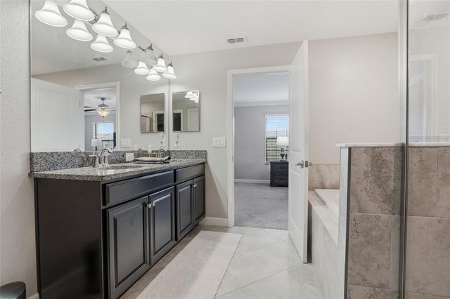 28580 TRANQUIL LAKE CIRCLE, Wesley Chapel, FL 33543