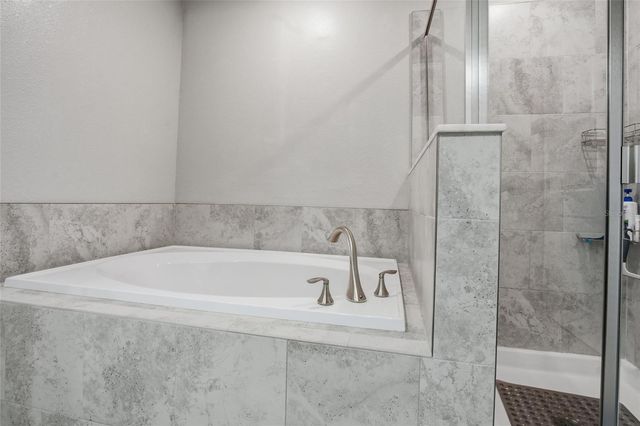28580 TRANQUIL LAKE CIRCLE, Wesley Chapel, FL 33543