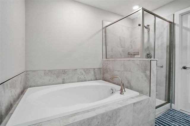 28580 TRANQUIL LAKE CIRCLE, Wesley Chapel, FL 33543