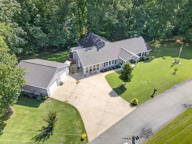 203 Shane Lee Cir, Dover, TN 37058
