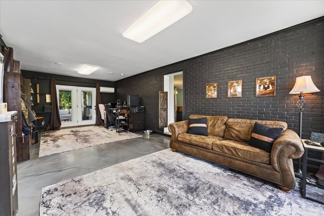 203 Shane Lee Cir, Dover, TN 37058