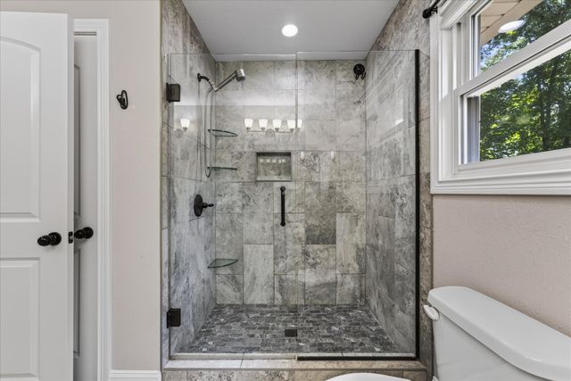 203 Shane Lee Cir, Dover, TN 37058