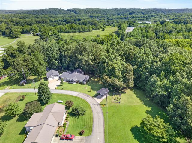 203 Shane Lee Cir, Dover, TN 37058