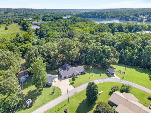 203 Shane Lee Cir, Dover, TN 37058