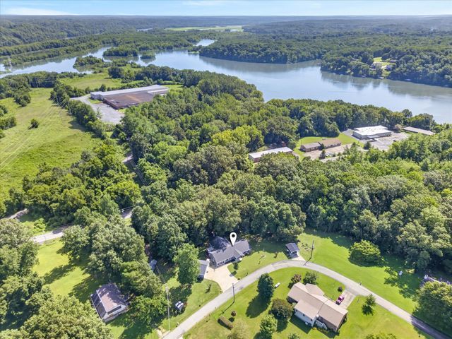 203 Shane Lee Cir, Dover, TN 37058