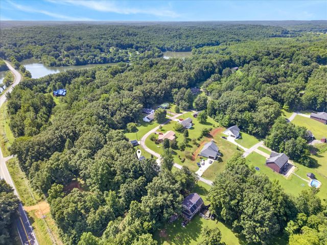 203 Shane Lee Cir, Dover, TN 37058