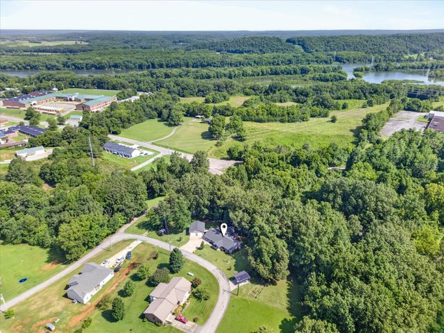 203 Shane Lee Cir, Dover, TN 37058