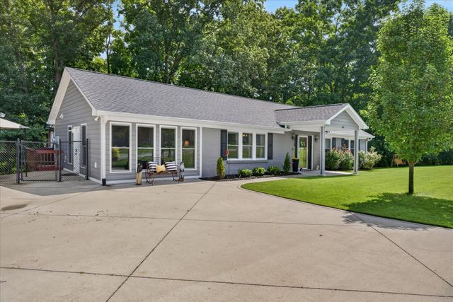 203 Shane Lee Cir, Dover, TN 37058