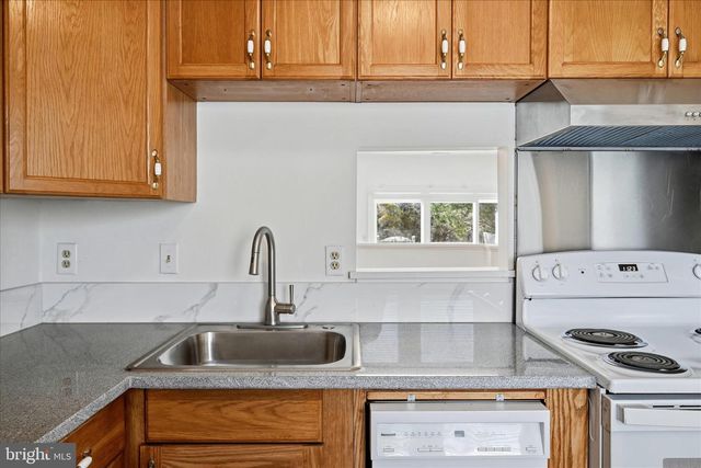 5834 BURKE MANOR CT, Burke, VA 22015