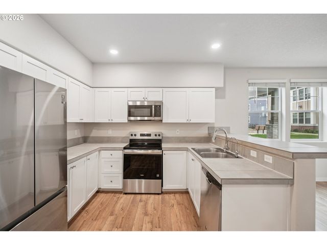 17168 Sw SNOWDALE St H-102, Beaverton, OR 97007