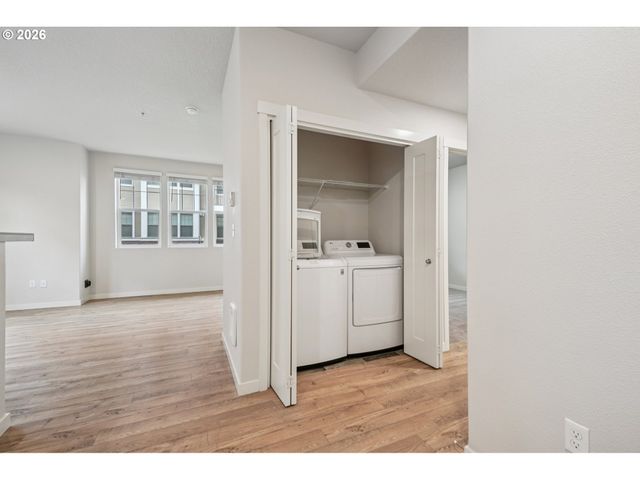 17168 Sw SNOWDALE St H-102, Beaverton, OR 97007