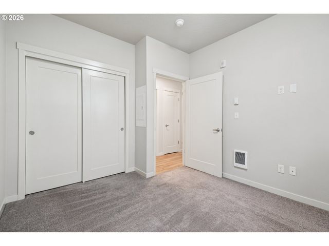 17168 Sw SNOWDALE St H-102, Beaverton, OR 97007