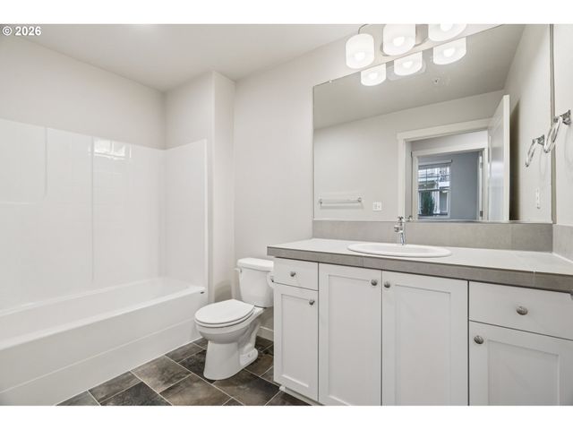 17168 Sw SNOWDALE St H-102, Beaverton, OR 97007