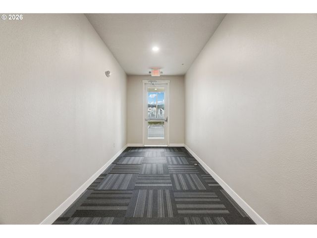 17168 Sw SNOWDALE St H-102, Beaverton, OR 97007