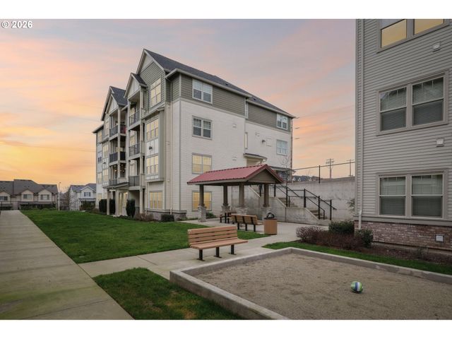 17168 Sw SNOWDALE St H-102, Beaverton, OR 97007