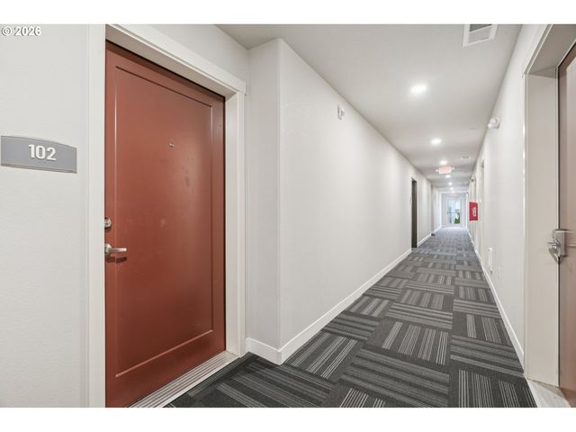 17168 Sw SNOWDALE St H-102, Beaverton, OR 97007