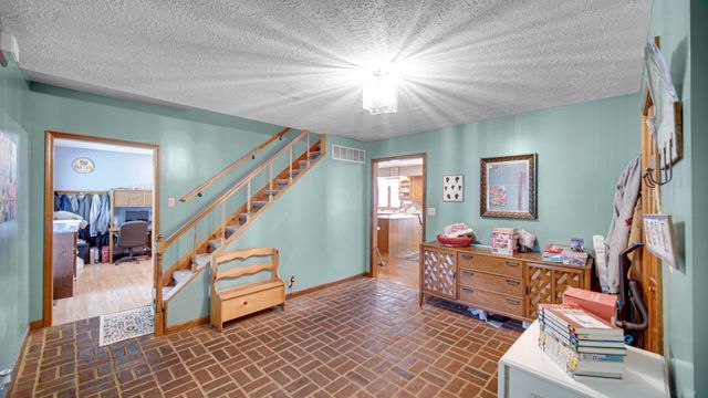 100 N Pawnee Court, La Porte, IN 46350