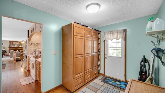 100 N Pawnee Court, La Porte, IN 46350