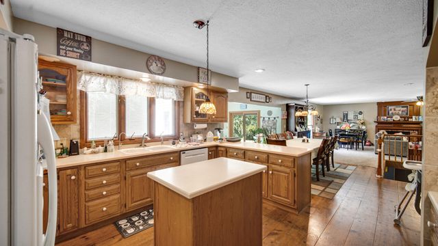100 N Pawnee Court, La Porte, IN 46350