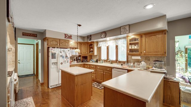 100 N Pawnee Court, La Porte, IN 46350