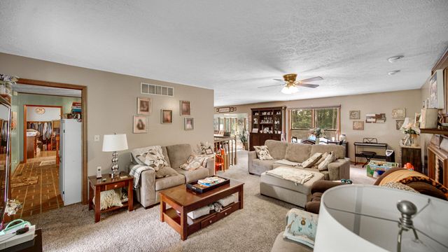100 N Pawnee Court, La Porte, IN 46350
