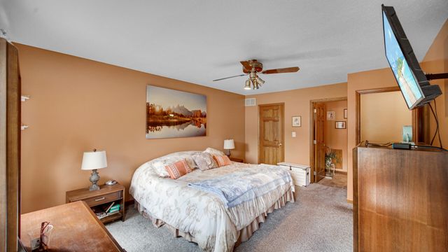 100 N Pawnee Court, La Porte, IN 46350