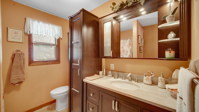 100 N Pawnee Court, La Porte, IN 46350