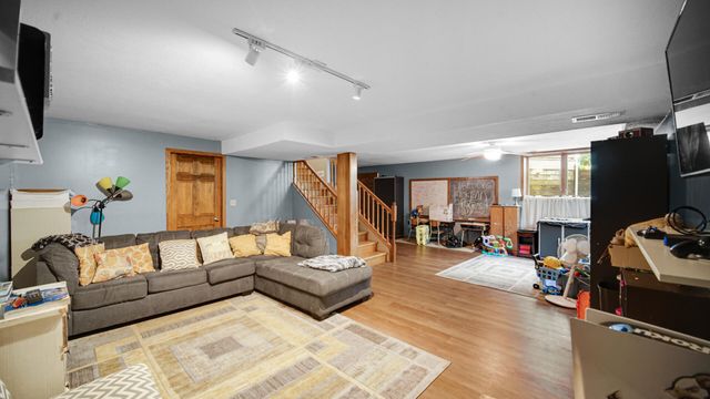100 N Pawnee Court, La Porte, IN 46350