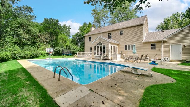 100 N Pawnee Court, La Porte, IN 46350