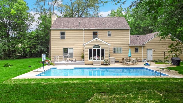 100 N Pawnee Court, La Porte, IN 46350