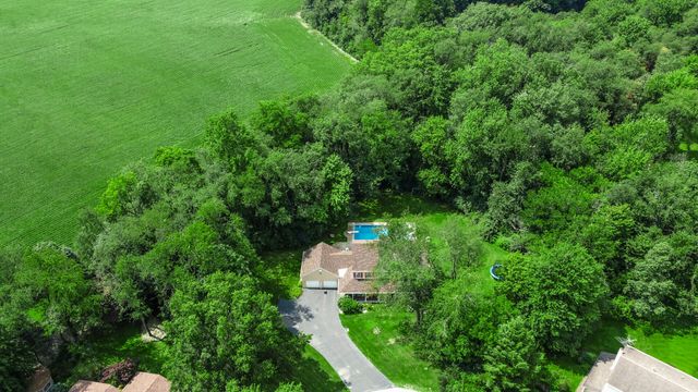 100 N Pawnee Court, La Porte, IN 46350