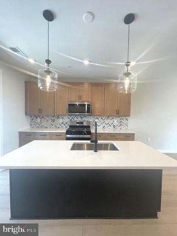 14431 GLEN MANOR DR, Chantilly, VA 20151