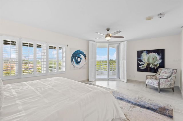 2450 HARBOURSIDE DRIVE 244, Longboat Key, FL 34228