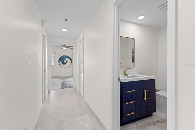 2450 HARBOURSIDE DRIVE 244, Longboat Key, FL 34228