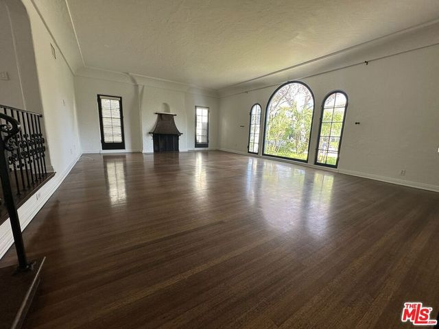 147 N Orange Drive, Los Angeles, CA 90036