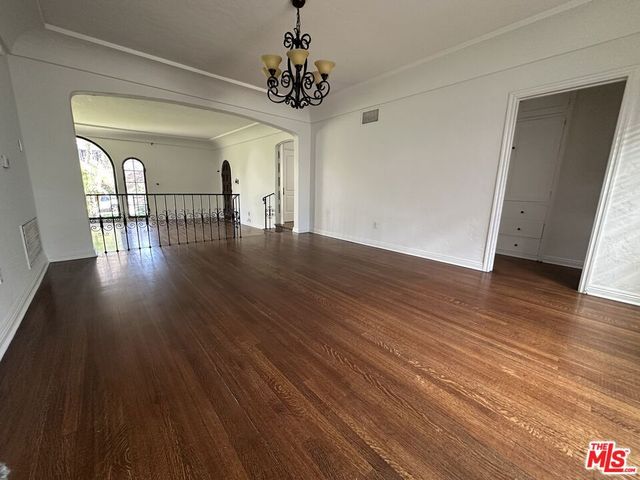 147 N Orange Drive, Los Angeles, CA 90036