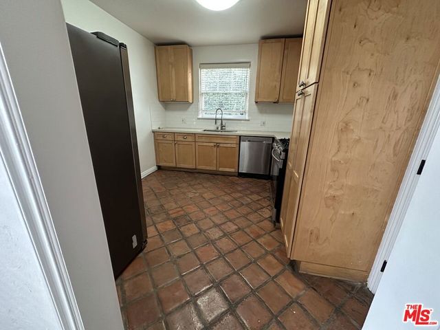 147 N Orange Drive, Los Angeles, CA 90036