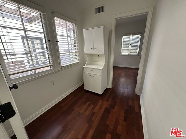 147 N Orange Drive, Los Angeles, CA 90036