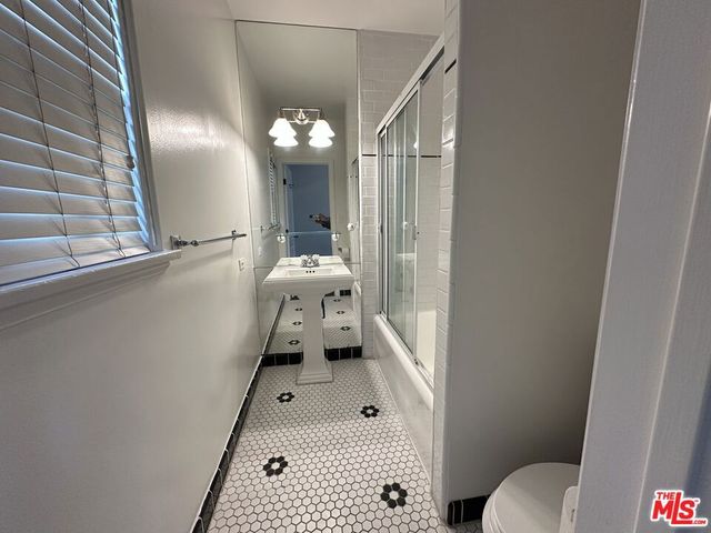 147 N Orange Drive, Los Angeles, CA 90036