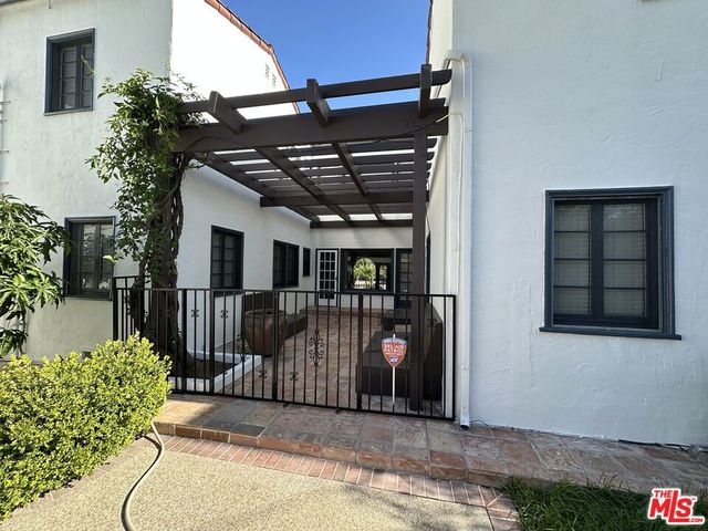 147 N Orange Drive, Los Angeles, CA 90036