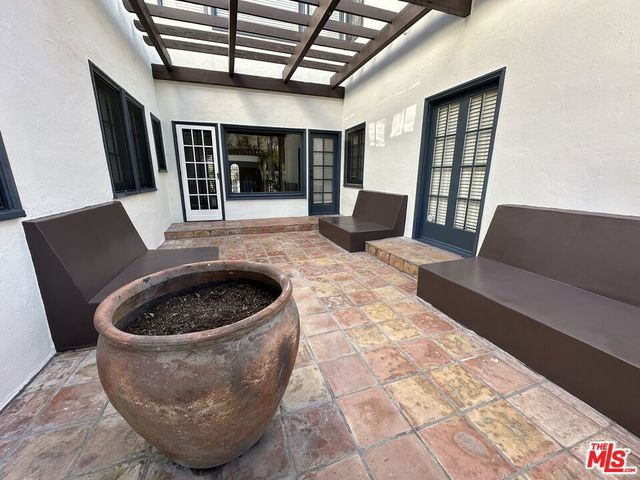 147 N Orange Drive, Los Angeles, CA 90036