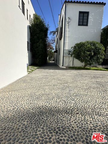 147 N Orange Drive, Los Angeles, CA 90036