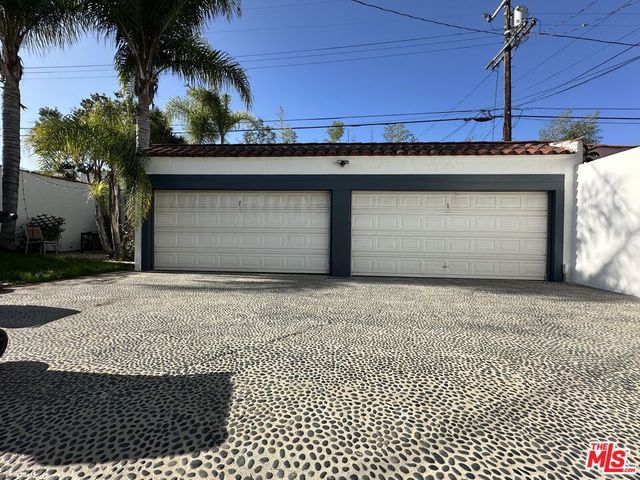 147 N Orange Drive, Los Angeles, CA 90036