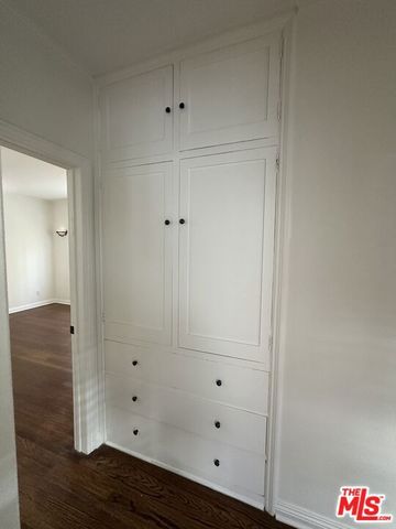 147 N Orange Drive, Los Angeles, CA 90036