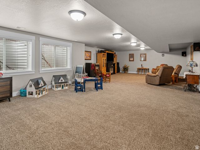 4548 N SHEEP CREEK DR, Eden, UT 84310