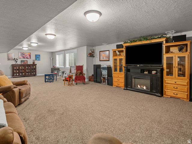 4548 N SHEEP CREEK DR, Eden, UT 84310