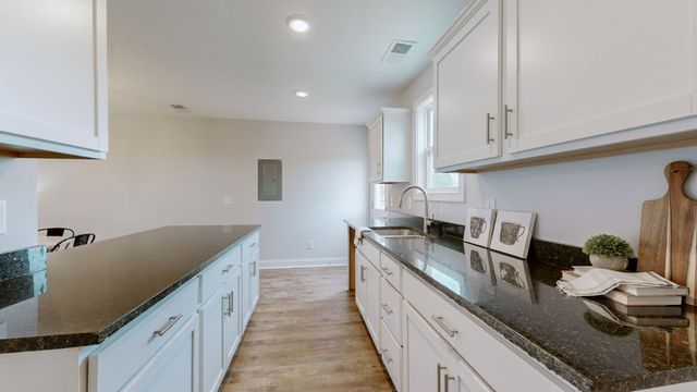 919 Martin St, Clarksville, TN 37040