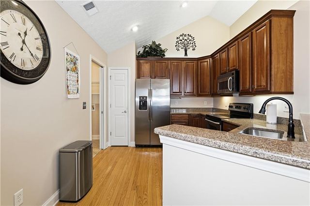 5226 Stone Village Circle NW 44, Kennesaw, GA 30152