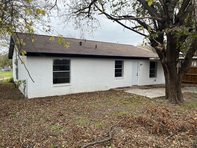 3771 Stagecoach Trail, Dallas, TX 75241