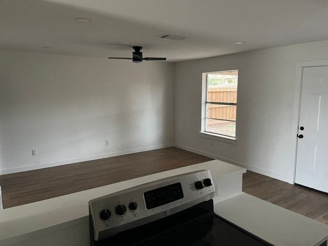 3771 Stagecoach Trail, Dallas, TX 75241